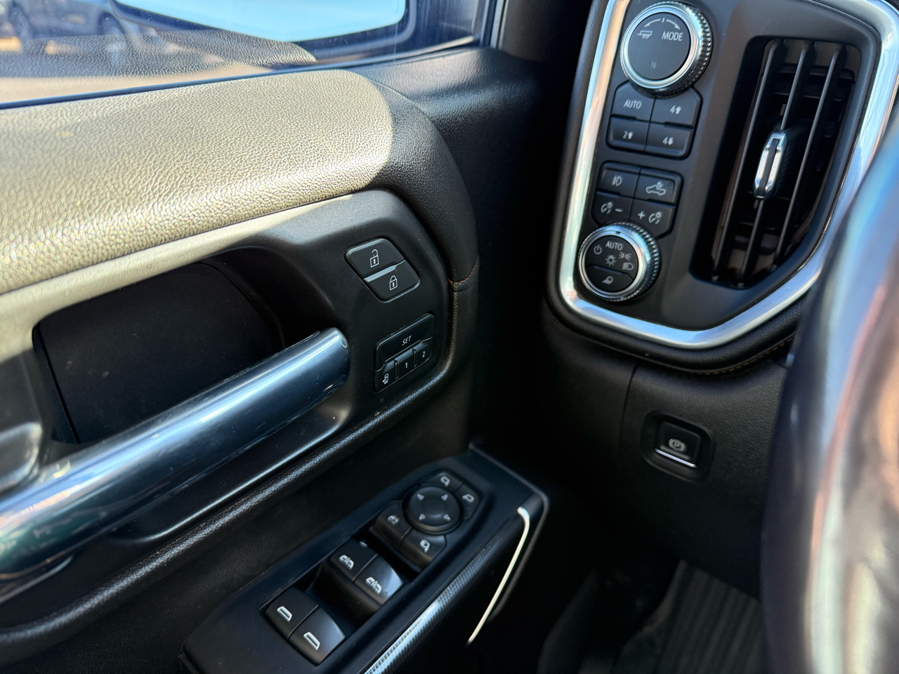 GMC Sierra 1500 AT4 Crew Cab 4WD 2021