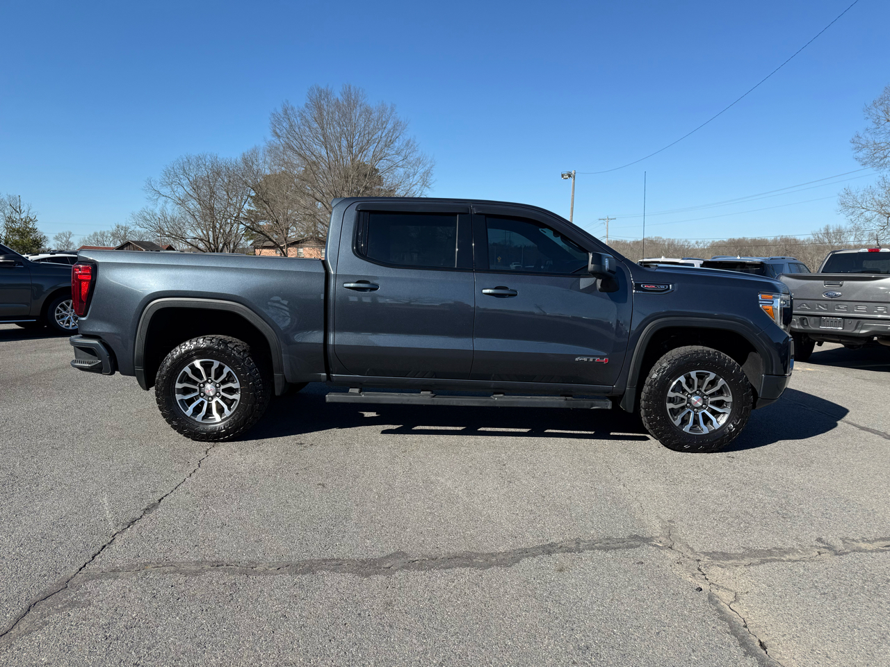 GMC Sierra 1500 AT4 Crew Cab 4WD 2021