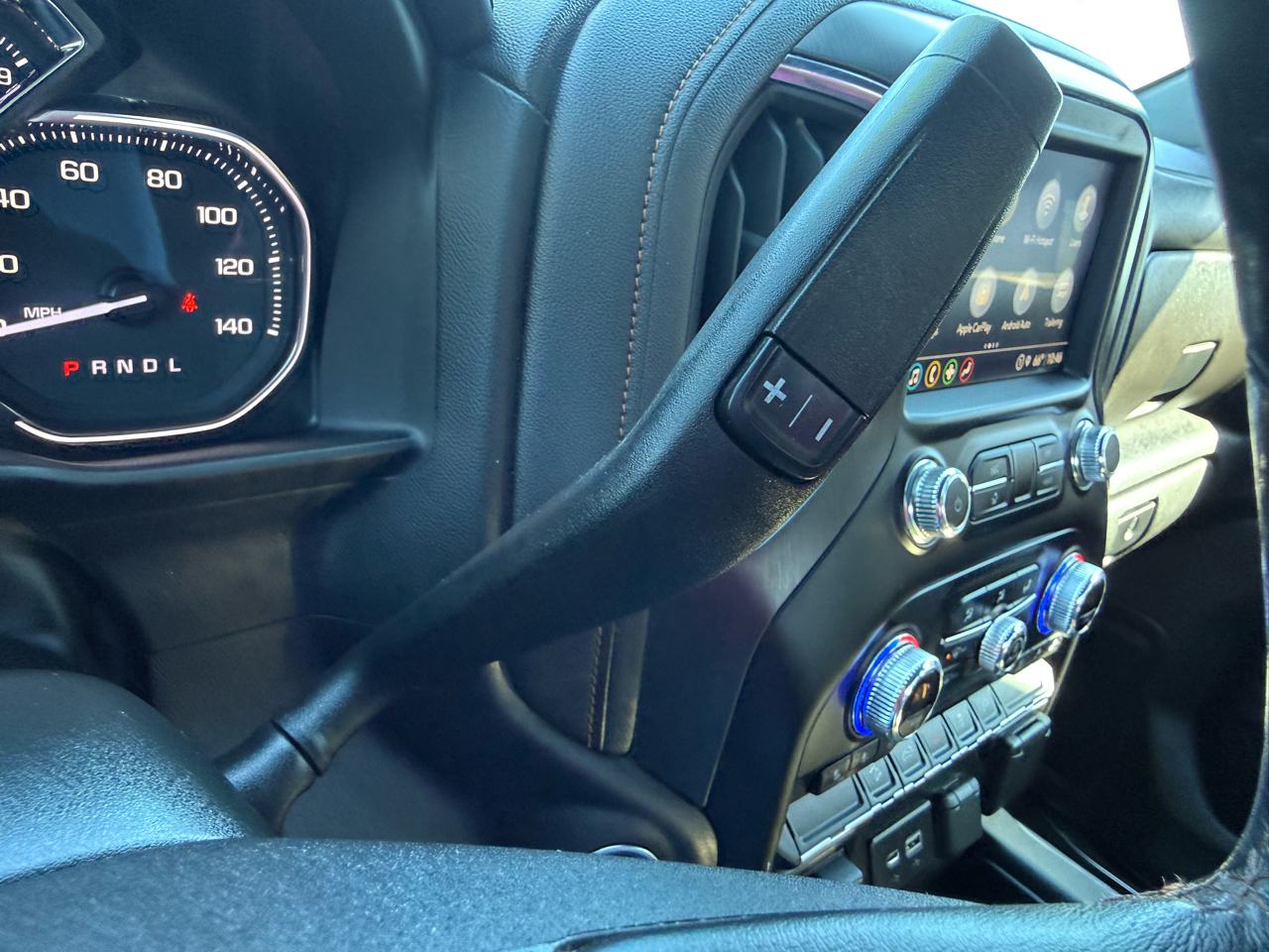 GMC Sierra 1500 AT4 Crew Cab 4WD 2021