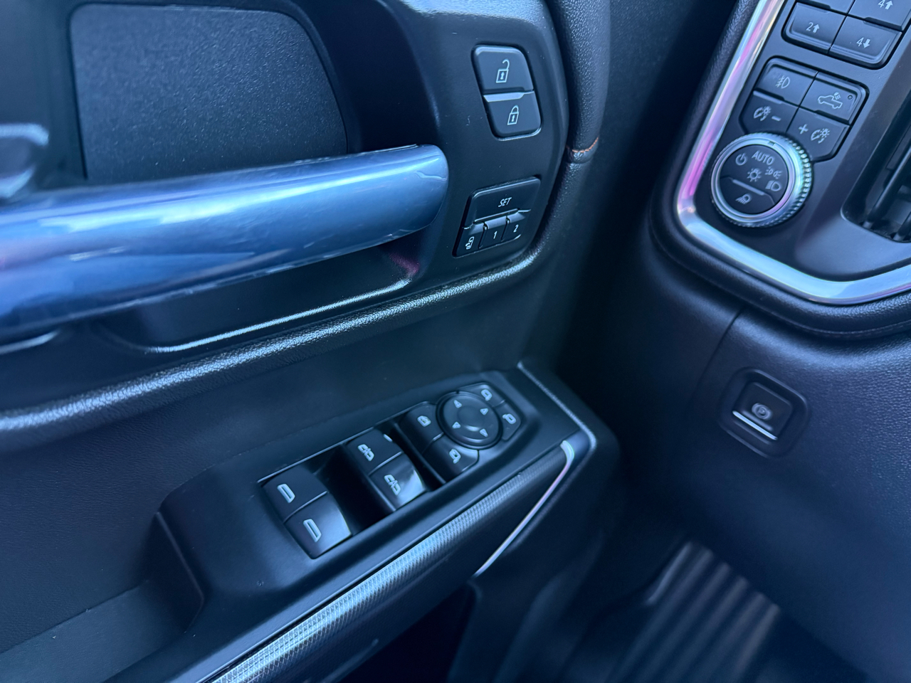 GMC Sierra 1500 AT4 Crew Cab 4WD 2021