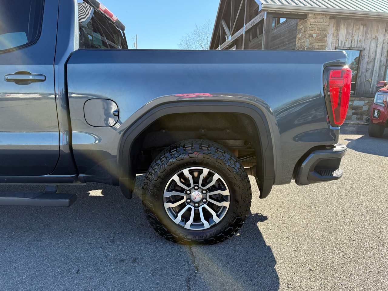 GMC Sierra 1500 AT4 Crew Cab 4WD 2021