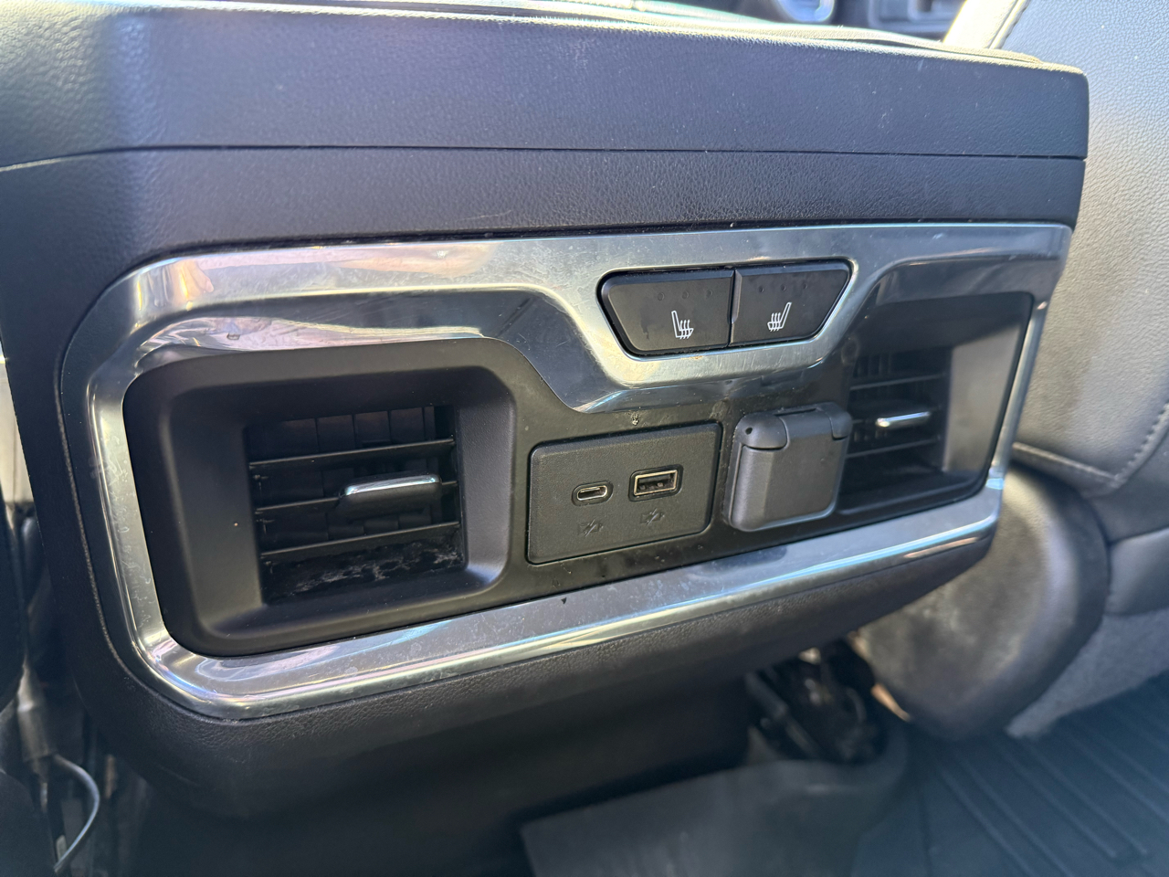 GMC Sierra 1500 AT4 Crew Cab 4WD 2019