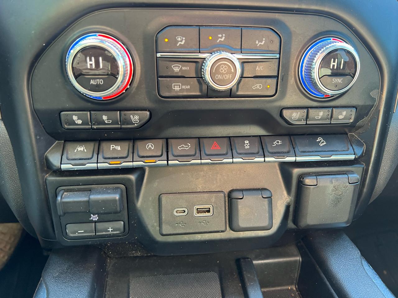 GMC Sierra 1500 AT4 Crew Cab 4WD 2019