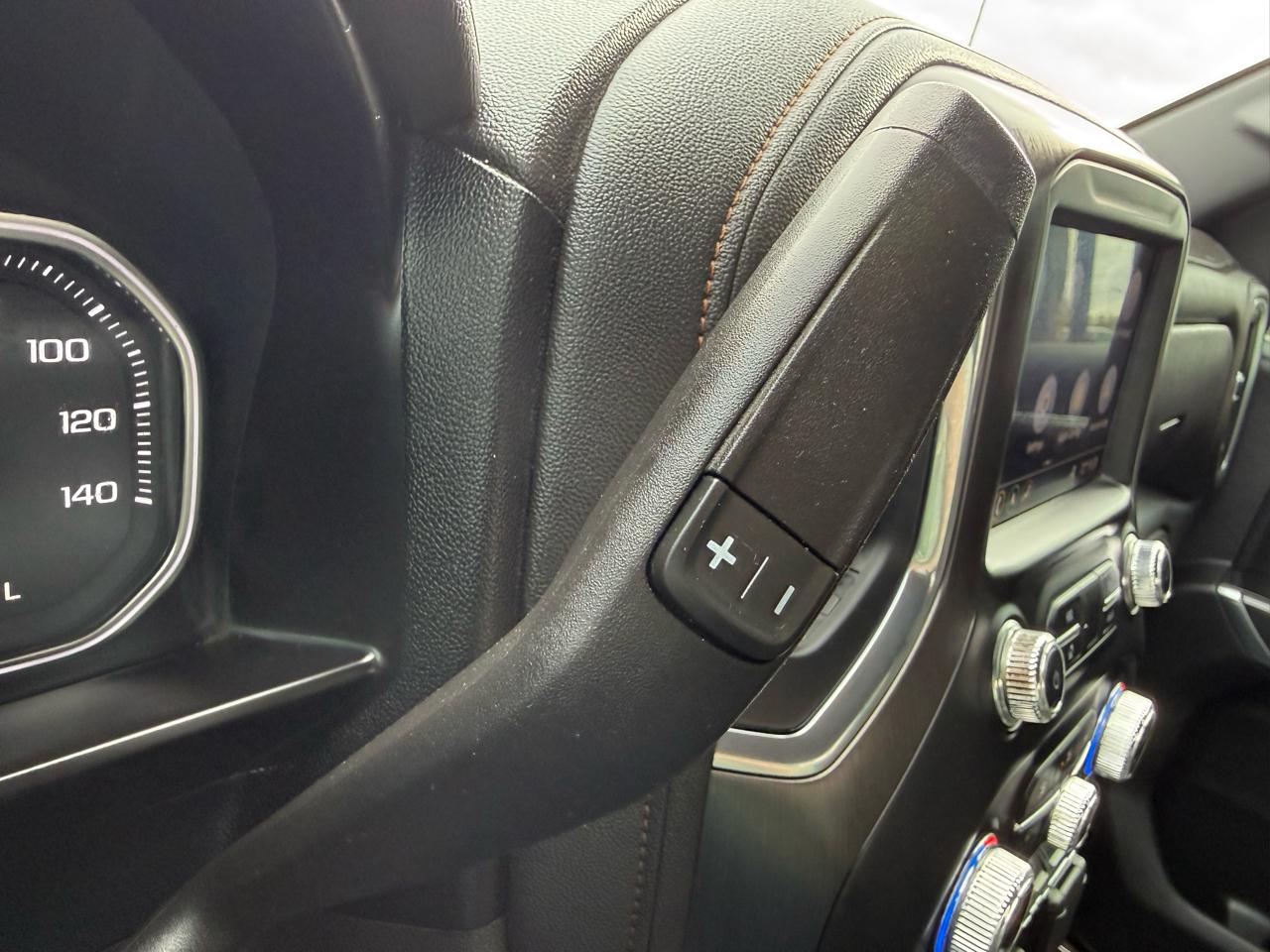 GMC Sierra 1500 AT4 Crew Cab 4WD 2019