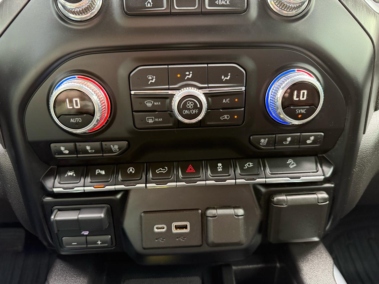 GMC Sierra 1500 AT4 Crew Cab 4WD 2019