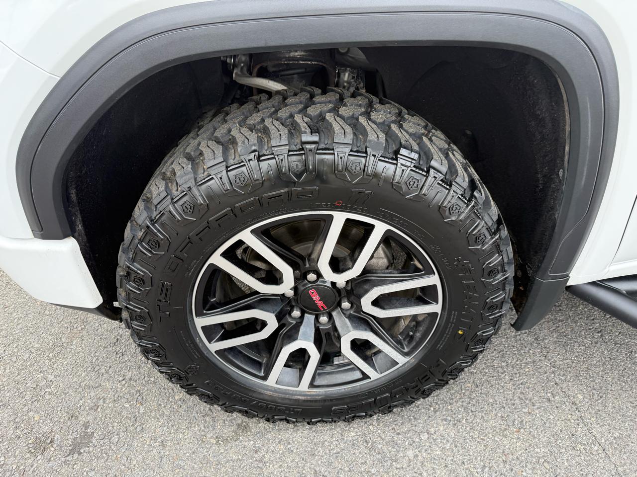 GMC Sierra 1500 AT4 Crew Cab 4WD 2019