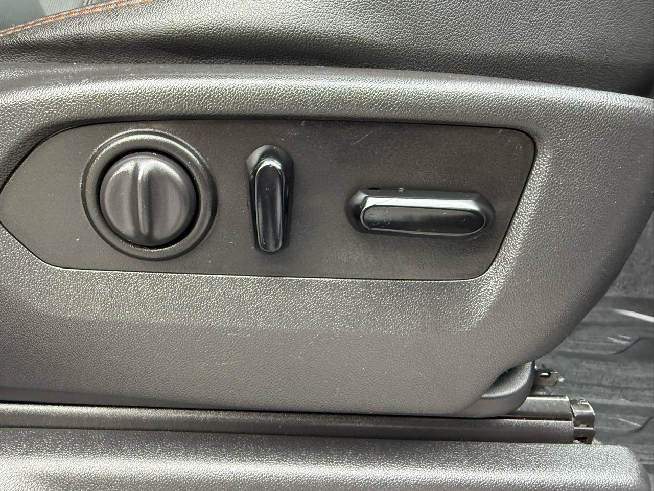 GMC Sierra 1500 AT4 Crew Cab 4WD 2019