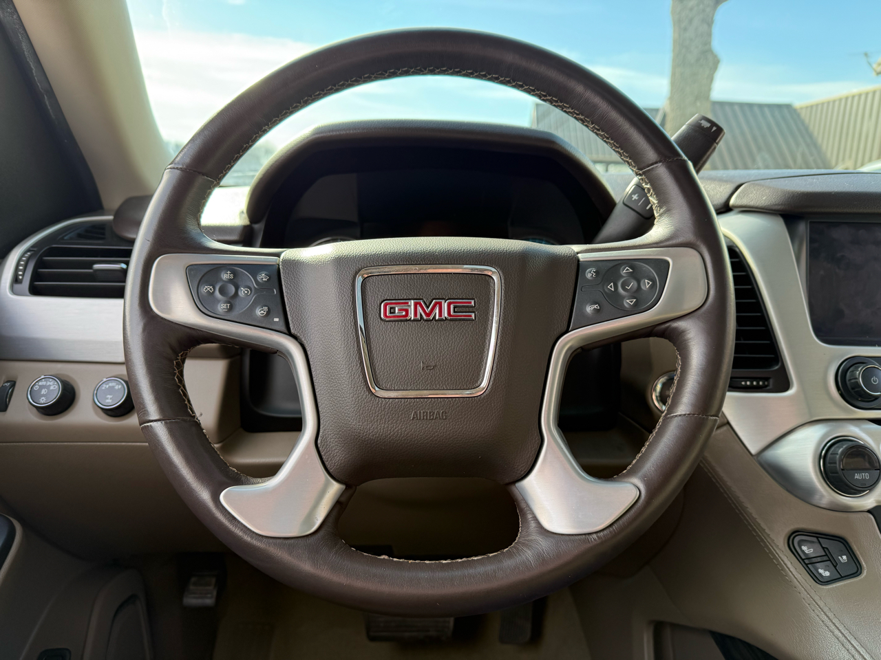 GMC Yukon SLT 4WD 2017