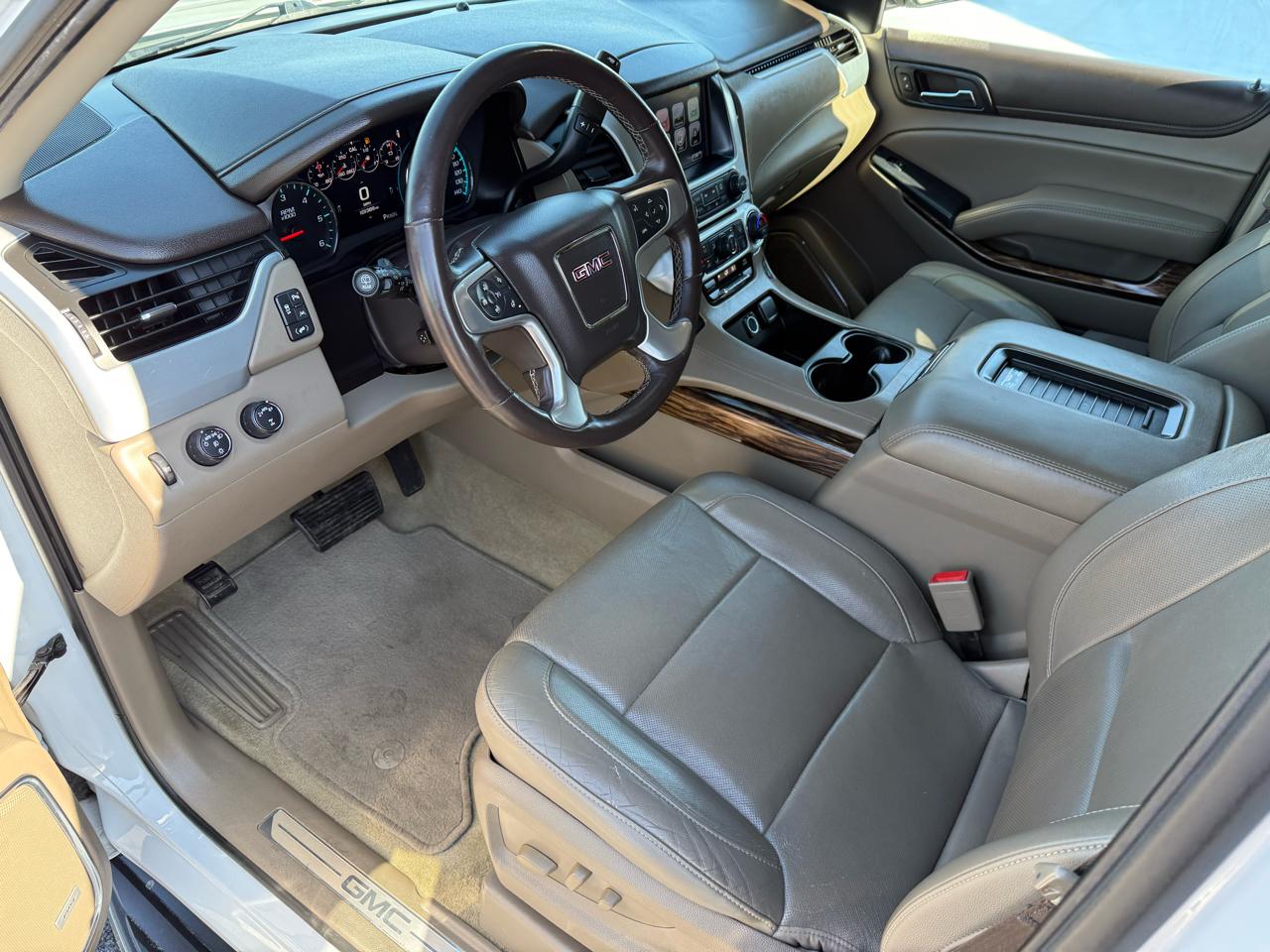 GMC Yukon SLT 4WD 2017