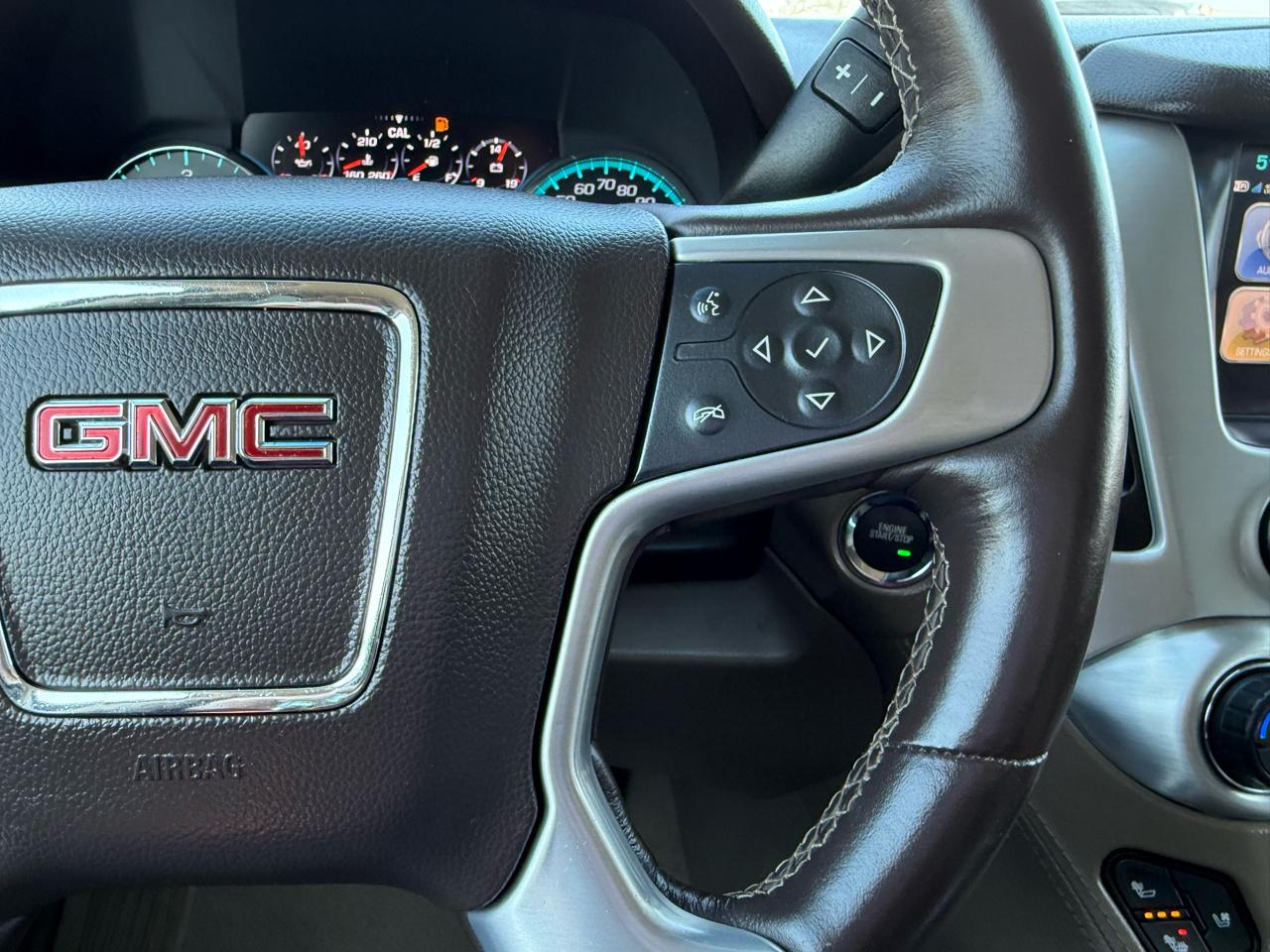 GMC Yukon SLT 4WD 2017