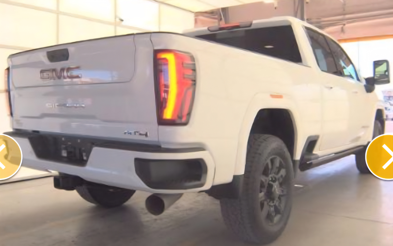 GMC Sierra 2500HD AT4 Crew Cab 4WD 2024