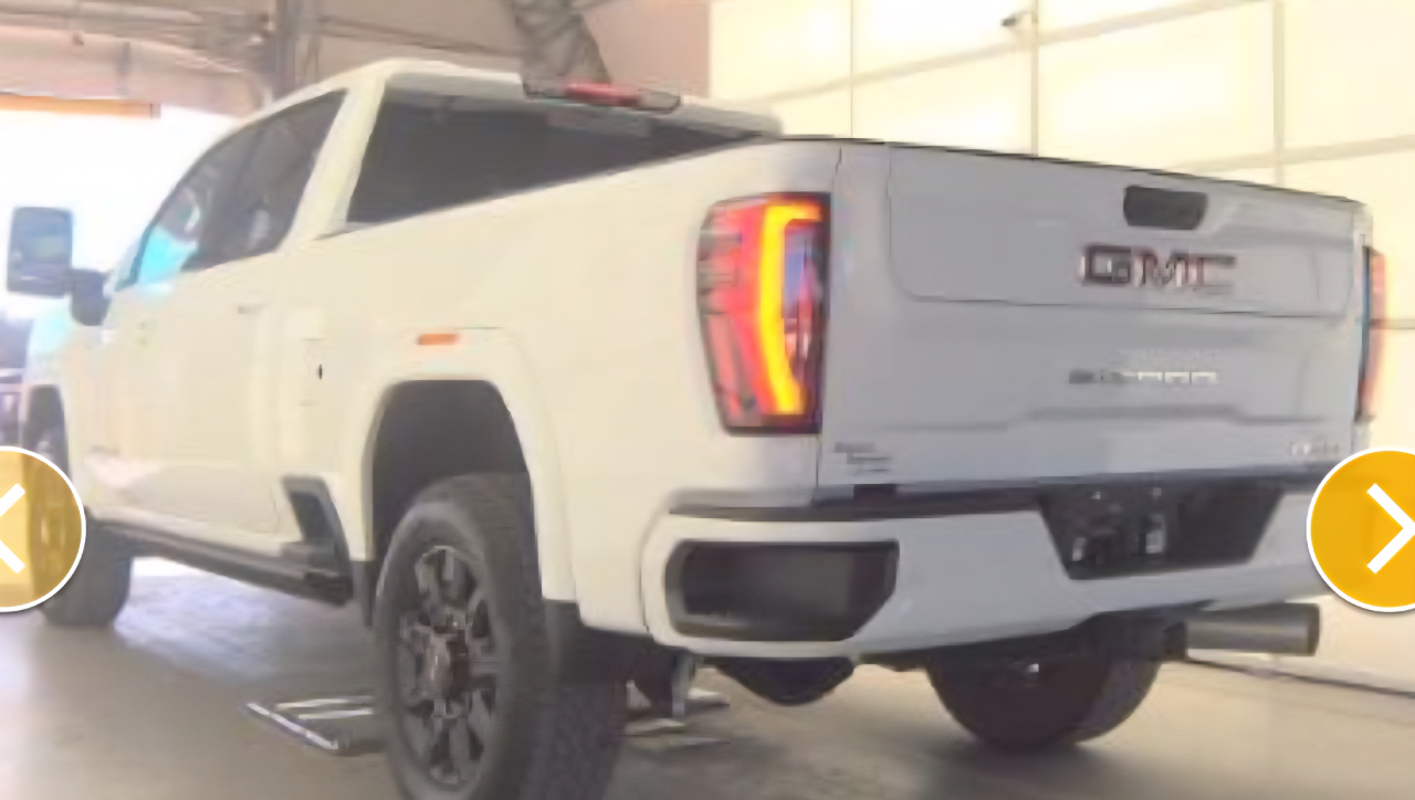 GMC Sierra 2500HD AT4 Crew Cab 4WD 2024