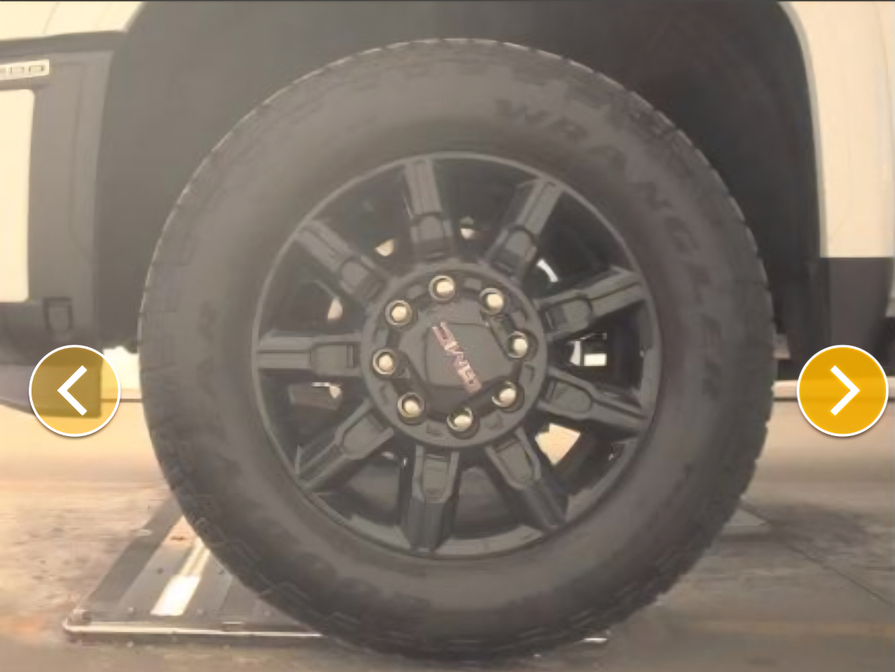 GMC Sierra 2500HD AT4 Crew Cab 4WD 2024