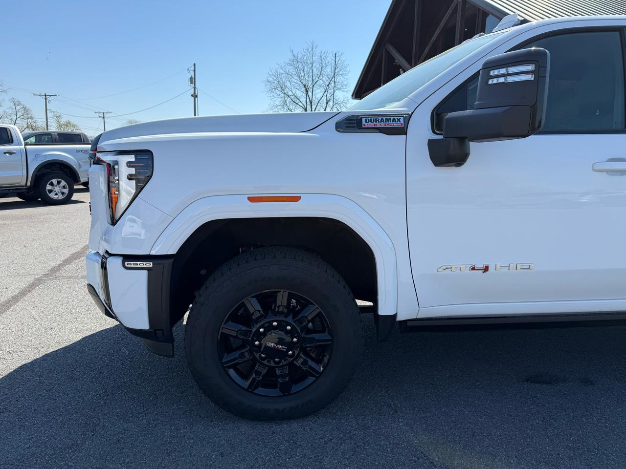 GMC Sierra 2500HD AT4 Crew Cab 4WD 2024