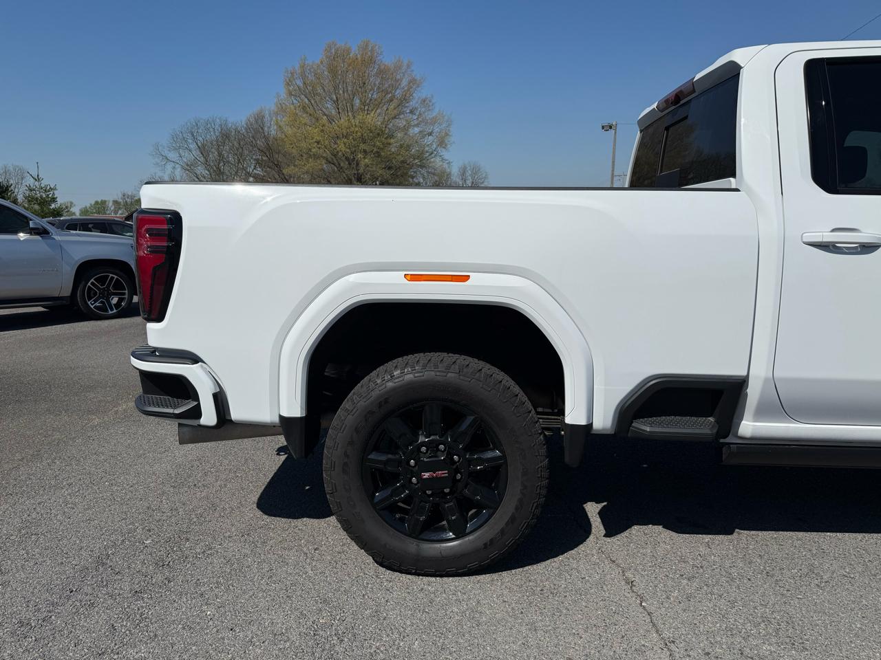GMC Sierra 2500HD AT4 Crew Cab 4WD 2024