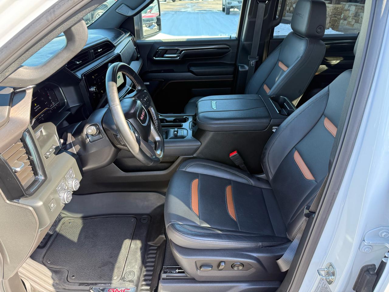 GMC Sierra 2500HD AT4 Crew Cab 4WD 2024