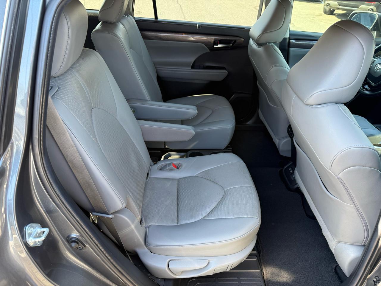 Toyota Highlander Limited 2021