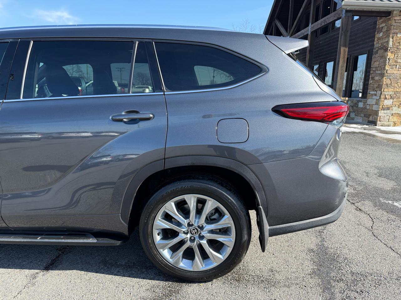 Toyota Highlander Limited 2021