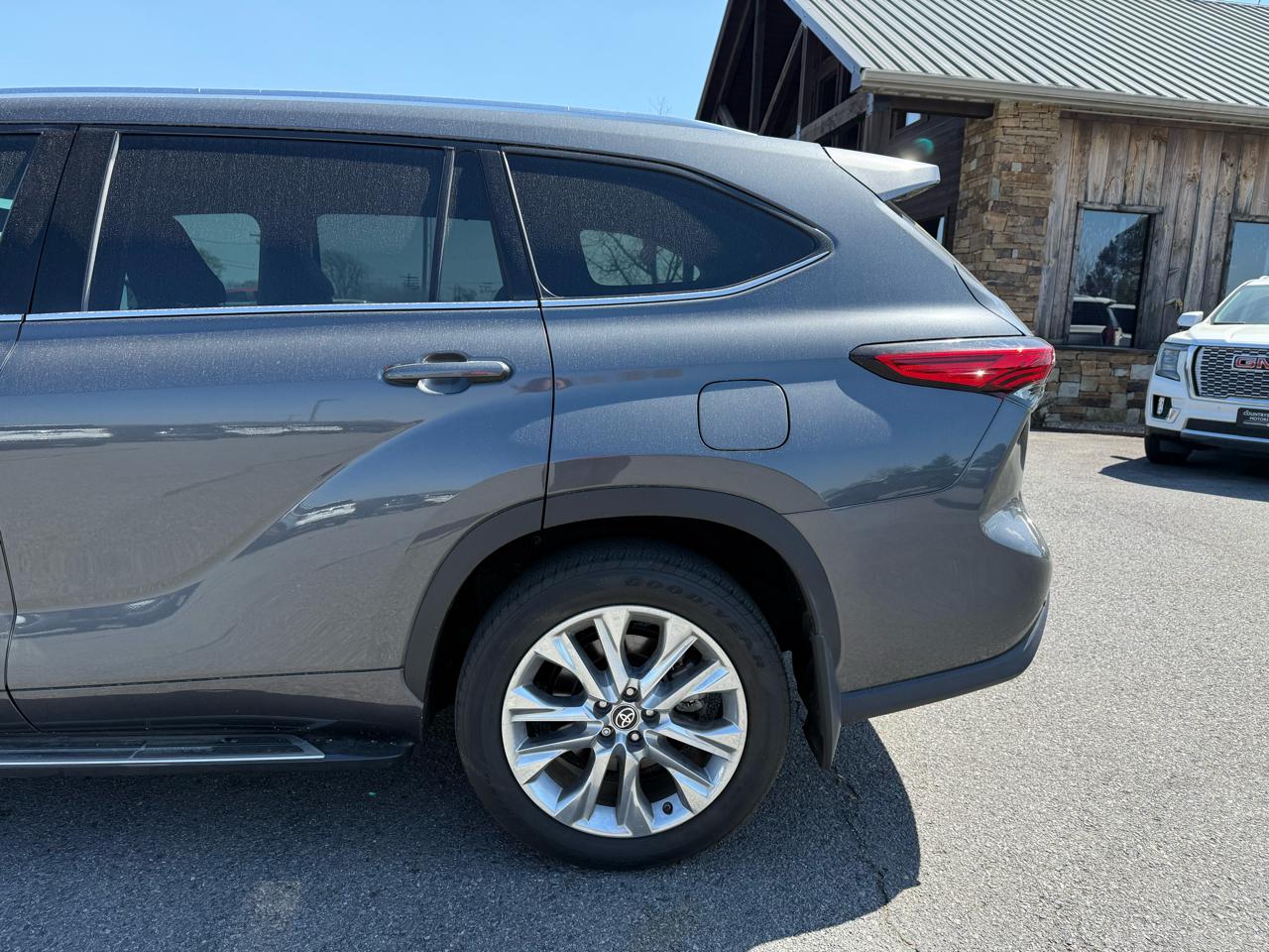 Toyota Highlander Limited 2021