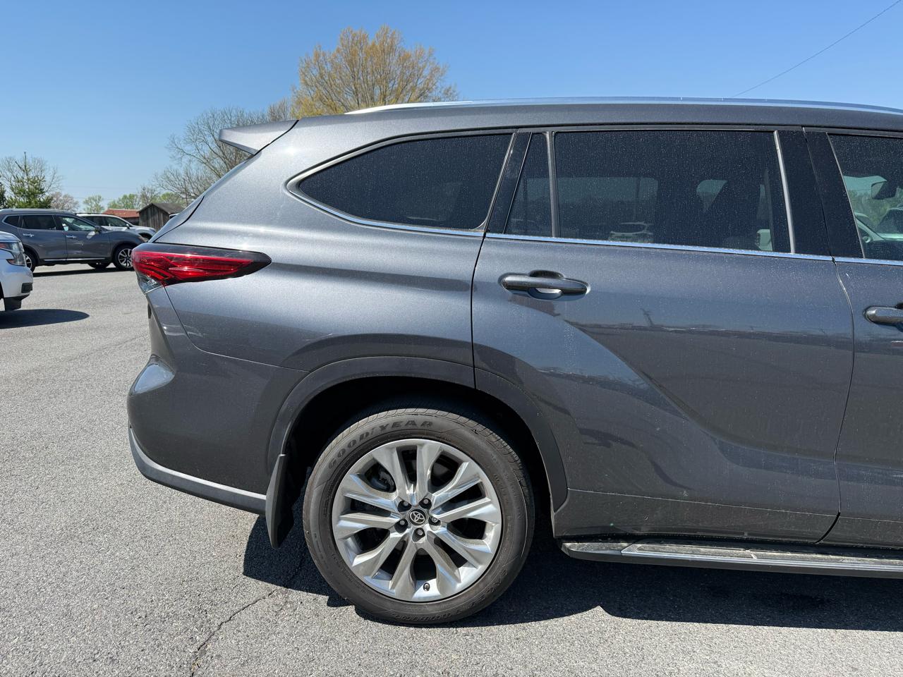 Toyota Highlander Limited 2021