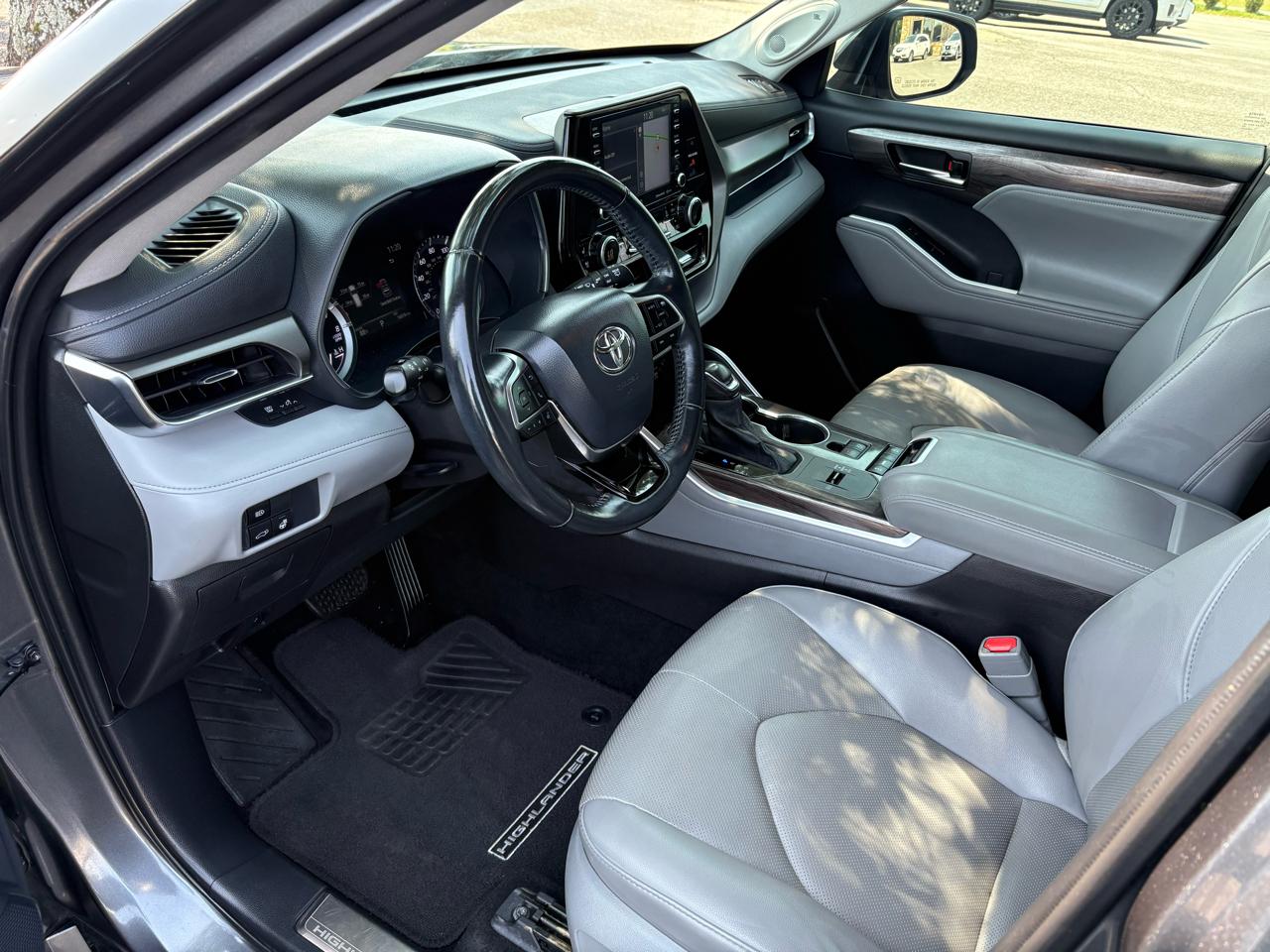 Toyota Highlander Limited 2021