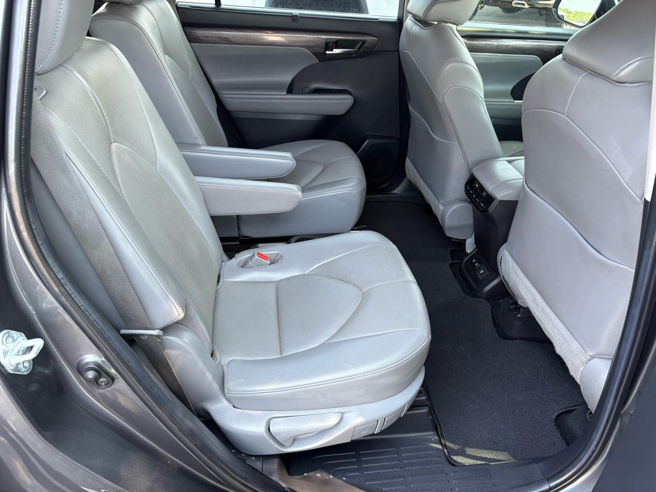 Toyota Highlander Limited 2021