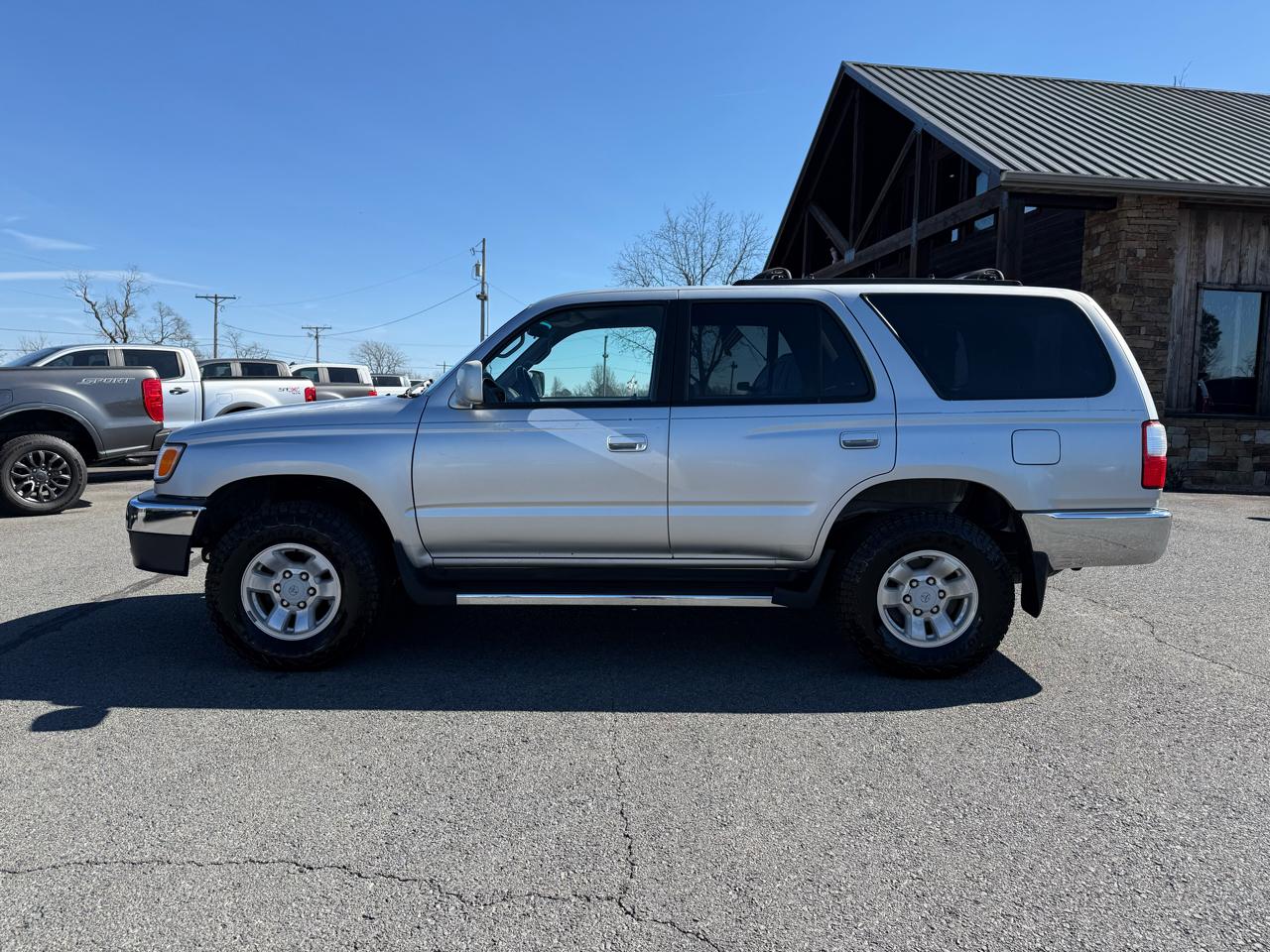 Toyota 4Runner SR5 2WD V6 2002