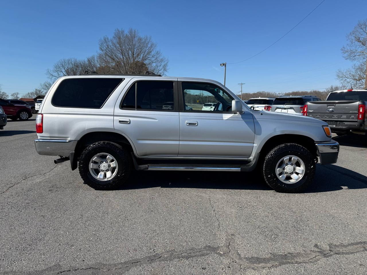 Toyota 4Runner SR5 2WD V6 2002
