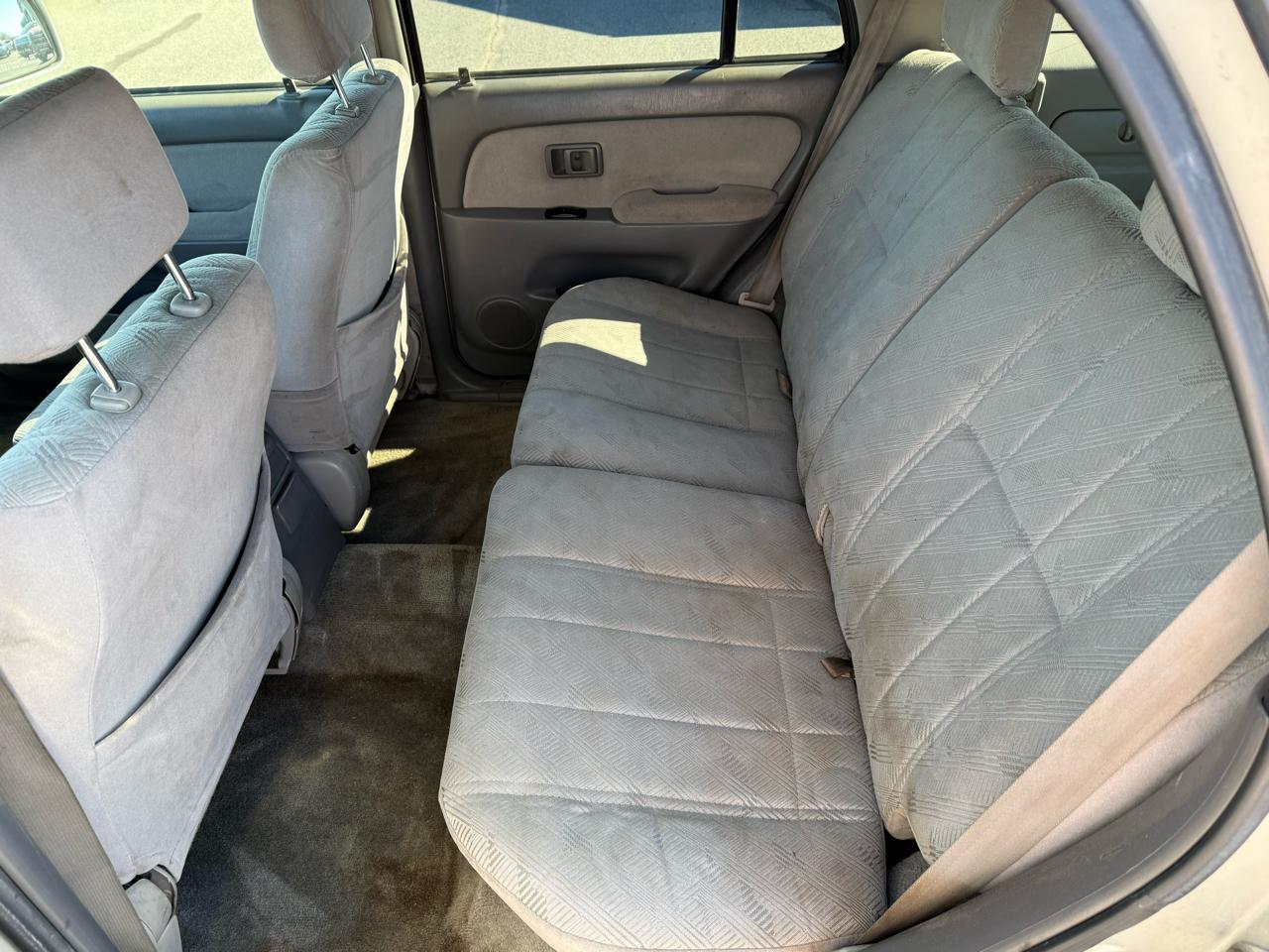 Toyota 4Runner SR5 2WD V6 2002