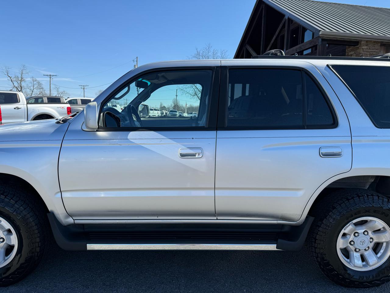 Toyota 4Runner SR5 2WD V6 2002