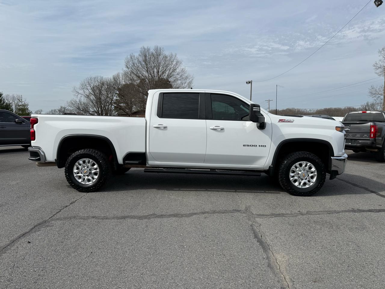 Chevrolet Silverado 2500HD LT Crew Cab 4WD 2023