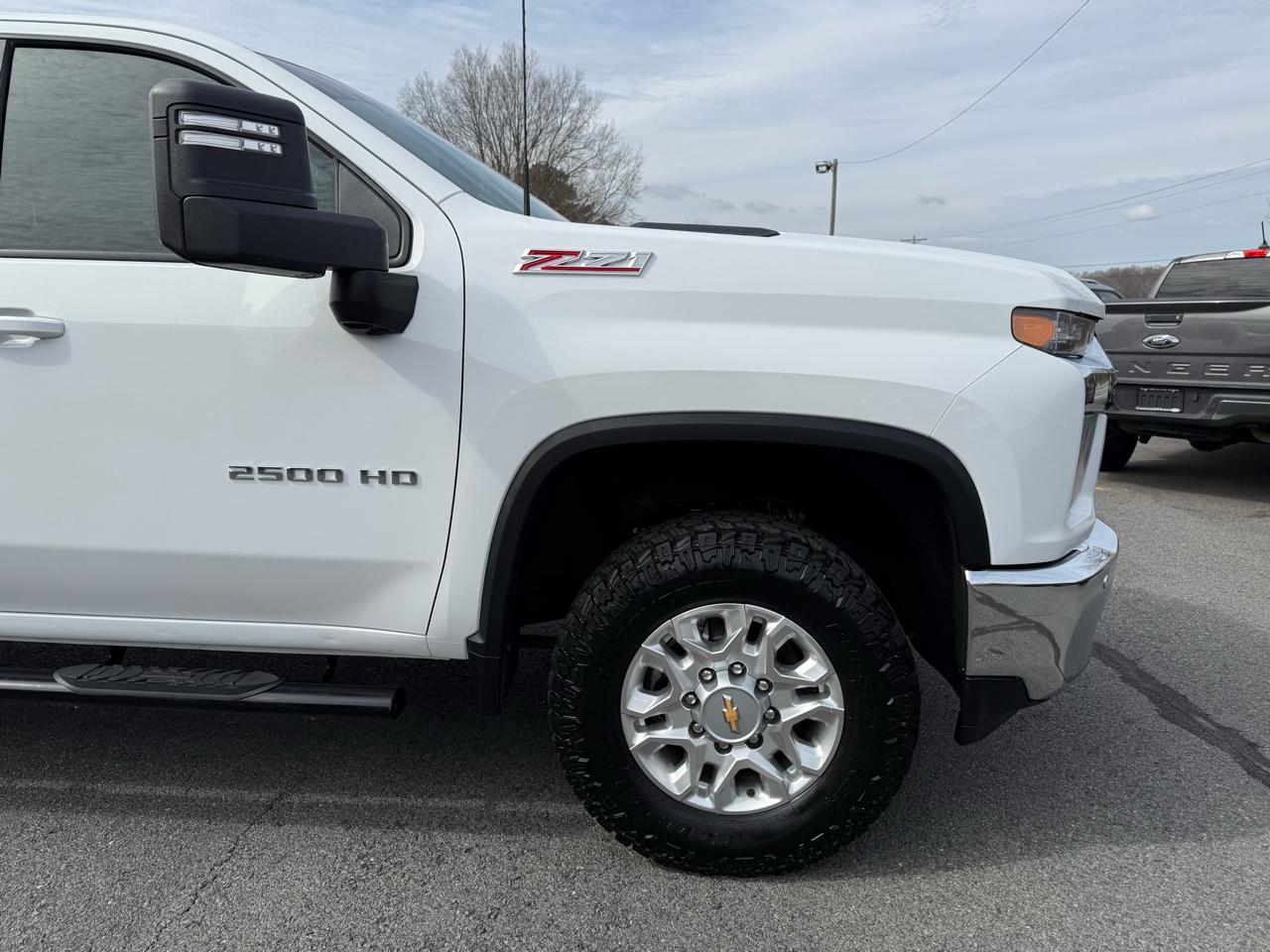 Chevrolet Silverado 2500HD LT Crew Cab 4WD 2023