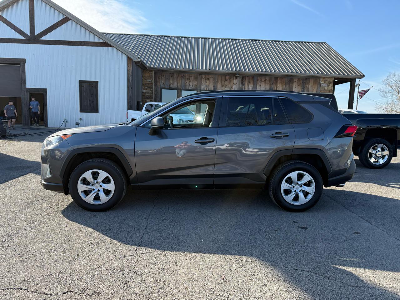 Toyota RAV4 LE 2020