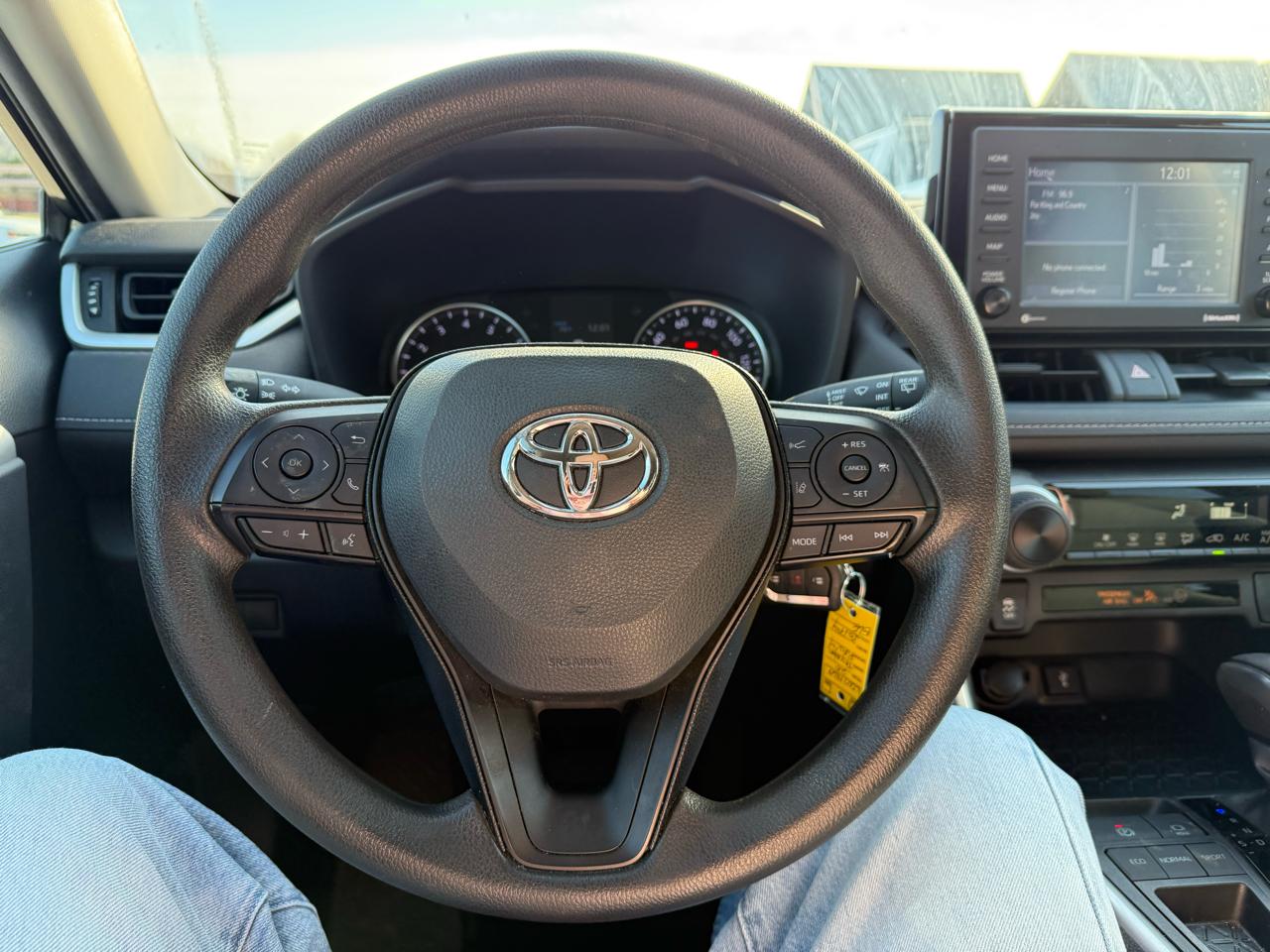Toyota RAV4 LE 2020
