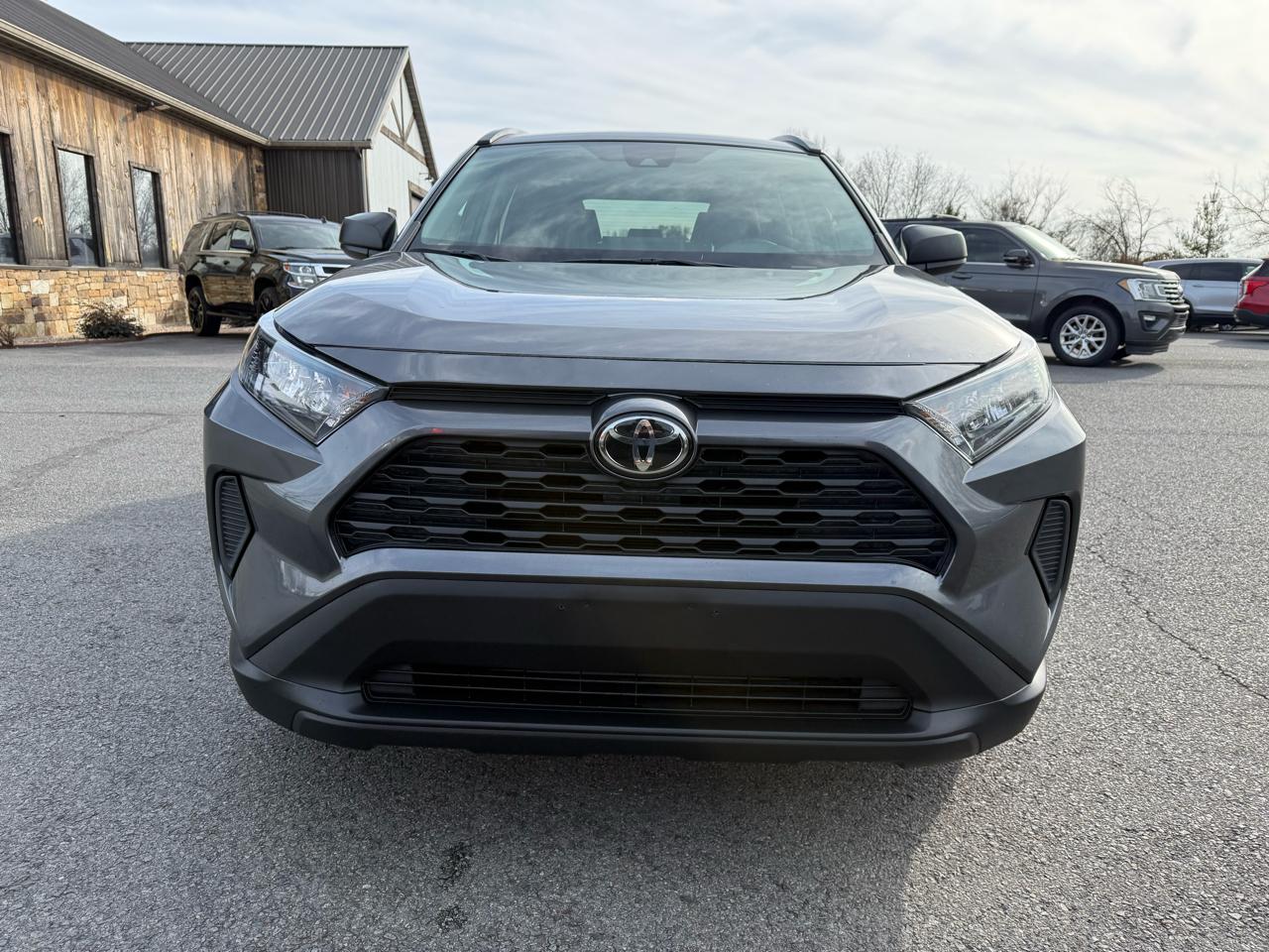 Toyota RAV4 LE 2020