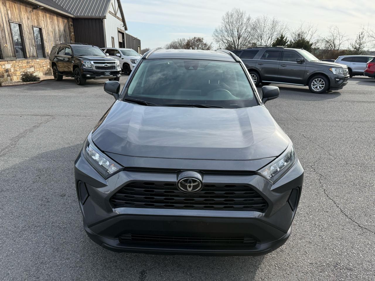 Toyota RAV4 LE 2020