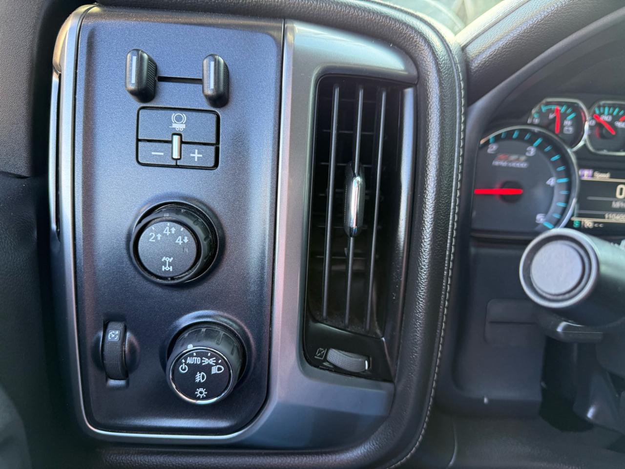 Chevrolet Silverado 2500HD LTZ Crew Cab 4WD 2016