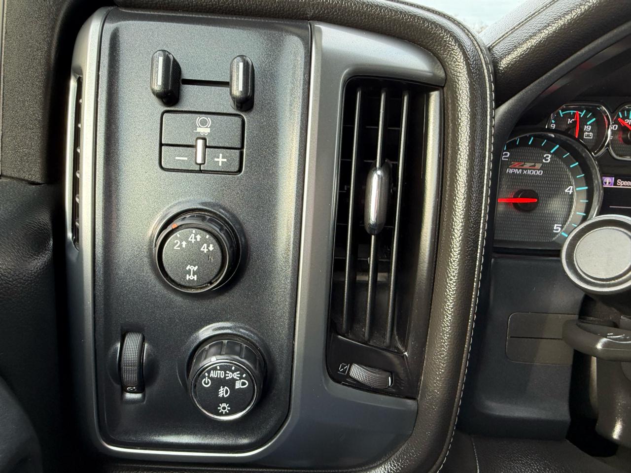 Chevrolet Silverado 2500HD LTZ Crew Cab 4WD 2016