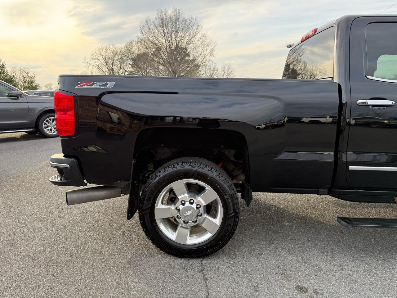 Chevrolet Silverado 2500HD LTZ Crew Cab 4WD 2016