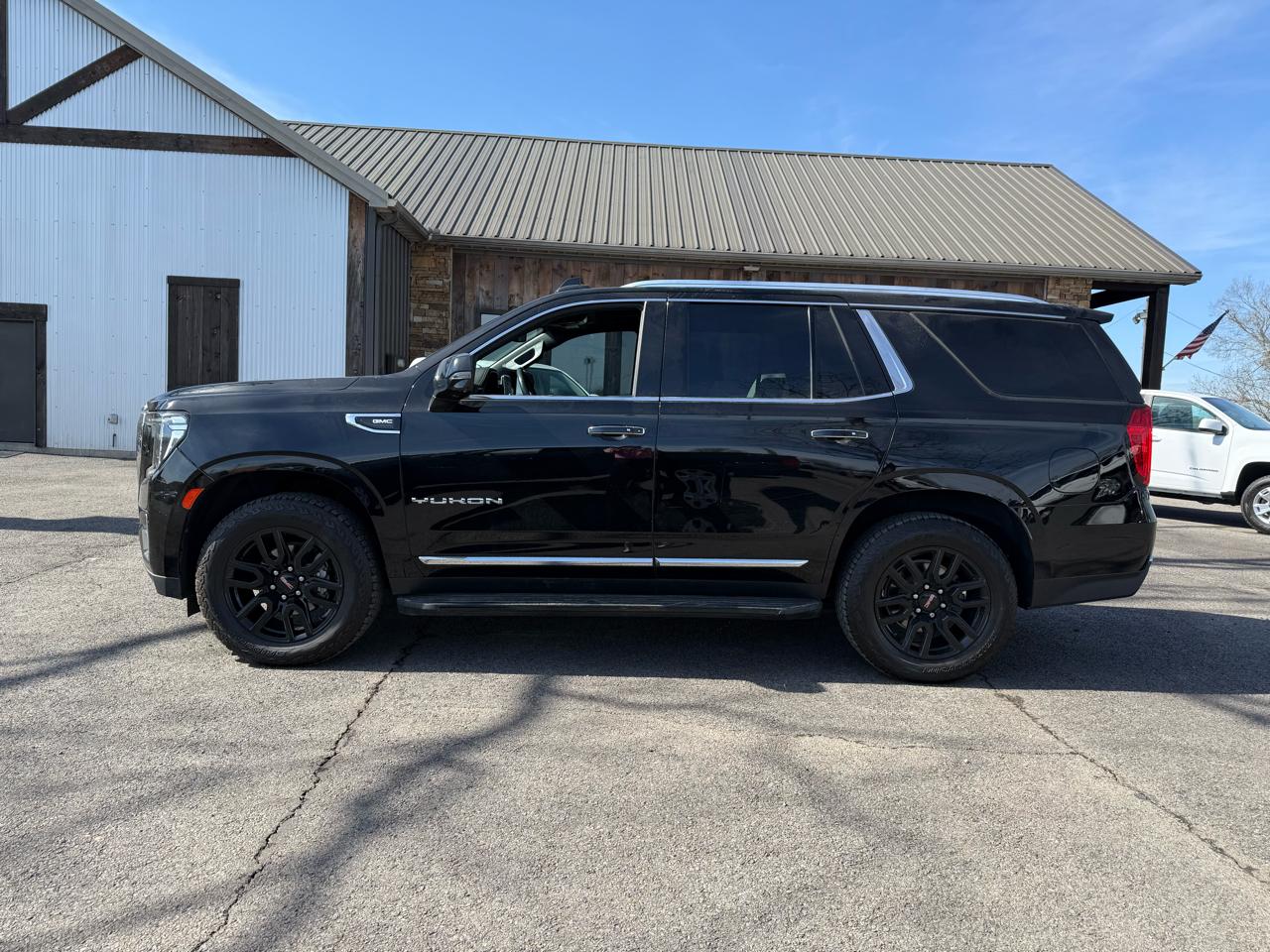 GMC Yukon SLT 2WD 2021