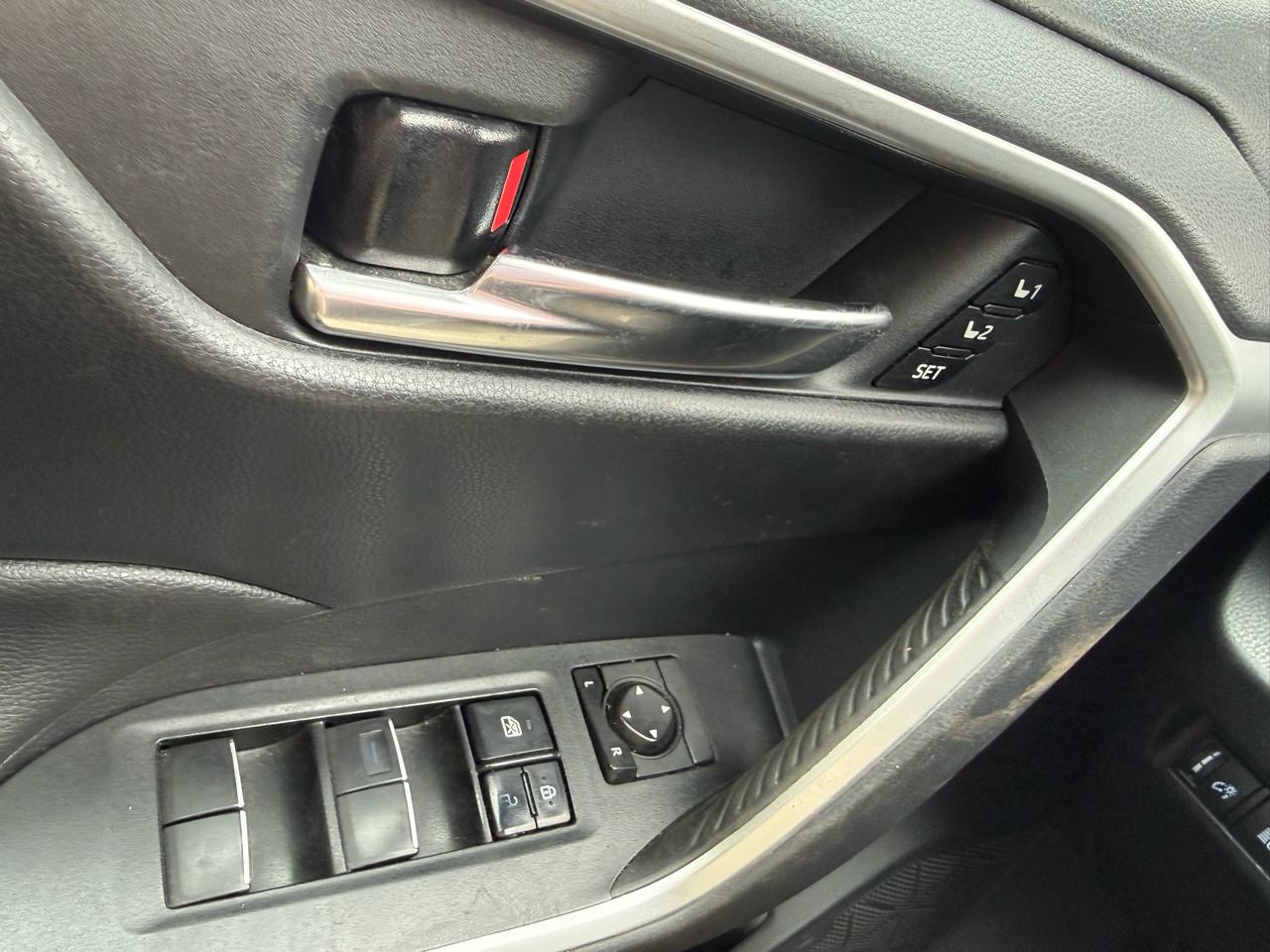 Toyota RAV4 XLE Premium AWD 2019