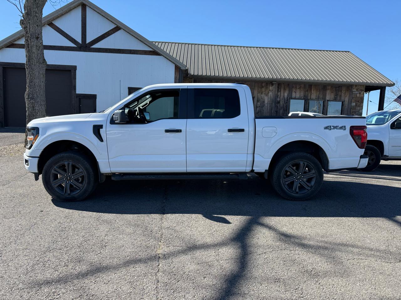 Ford F-150 STX SuperCrew 4WD 2024