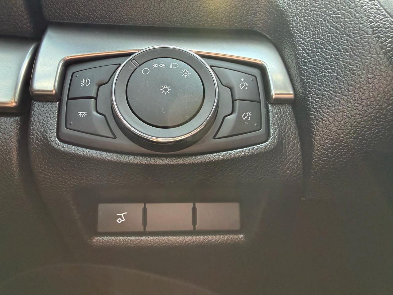 Ford Explorer XLT FWD 2019