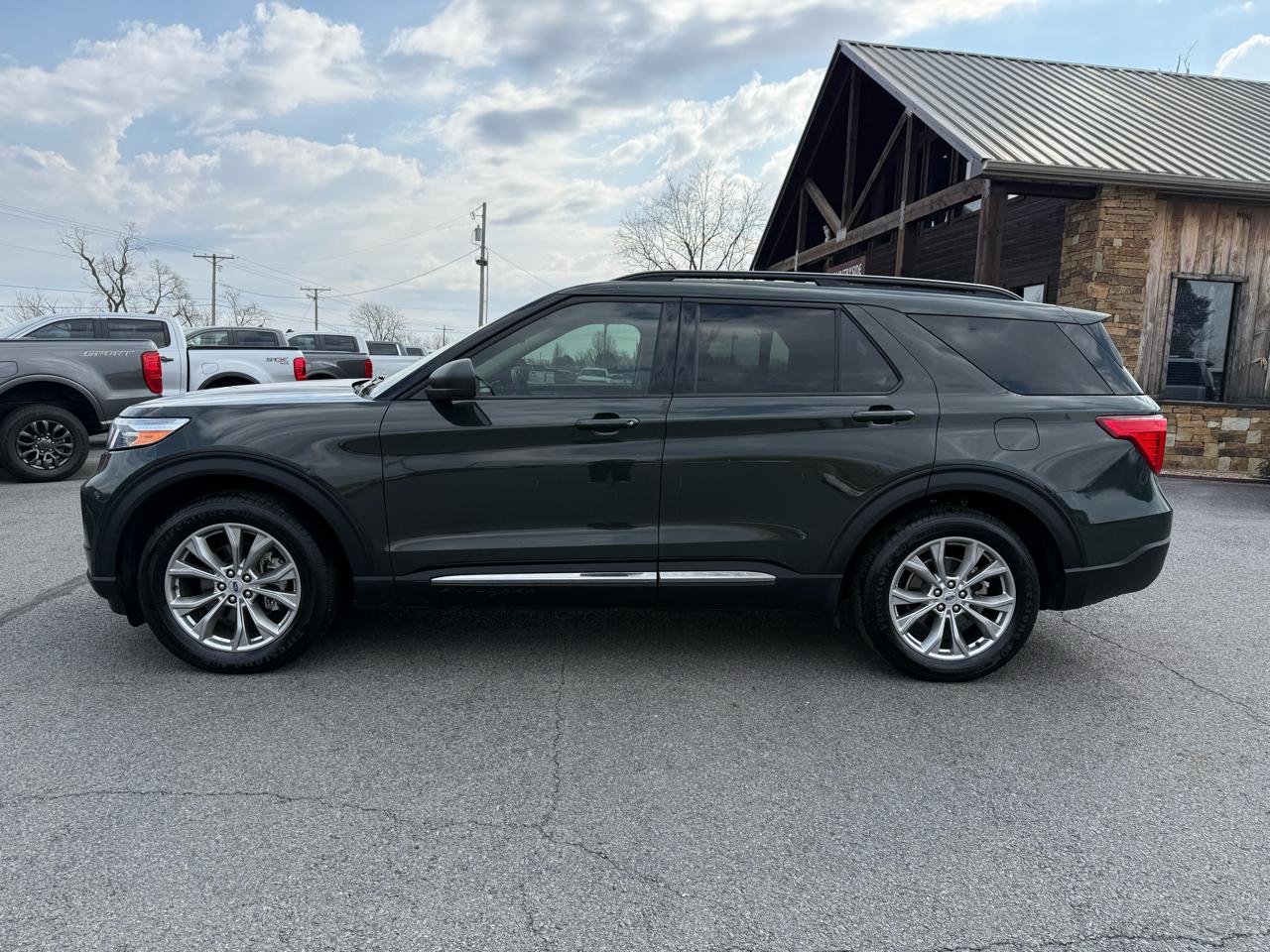 Ford Explorer XLT 2023