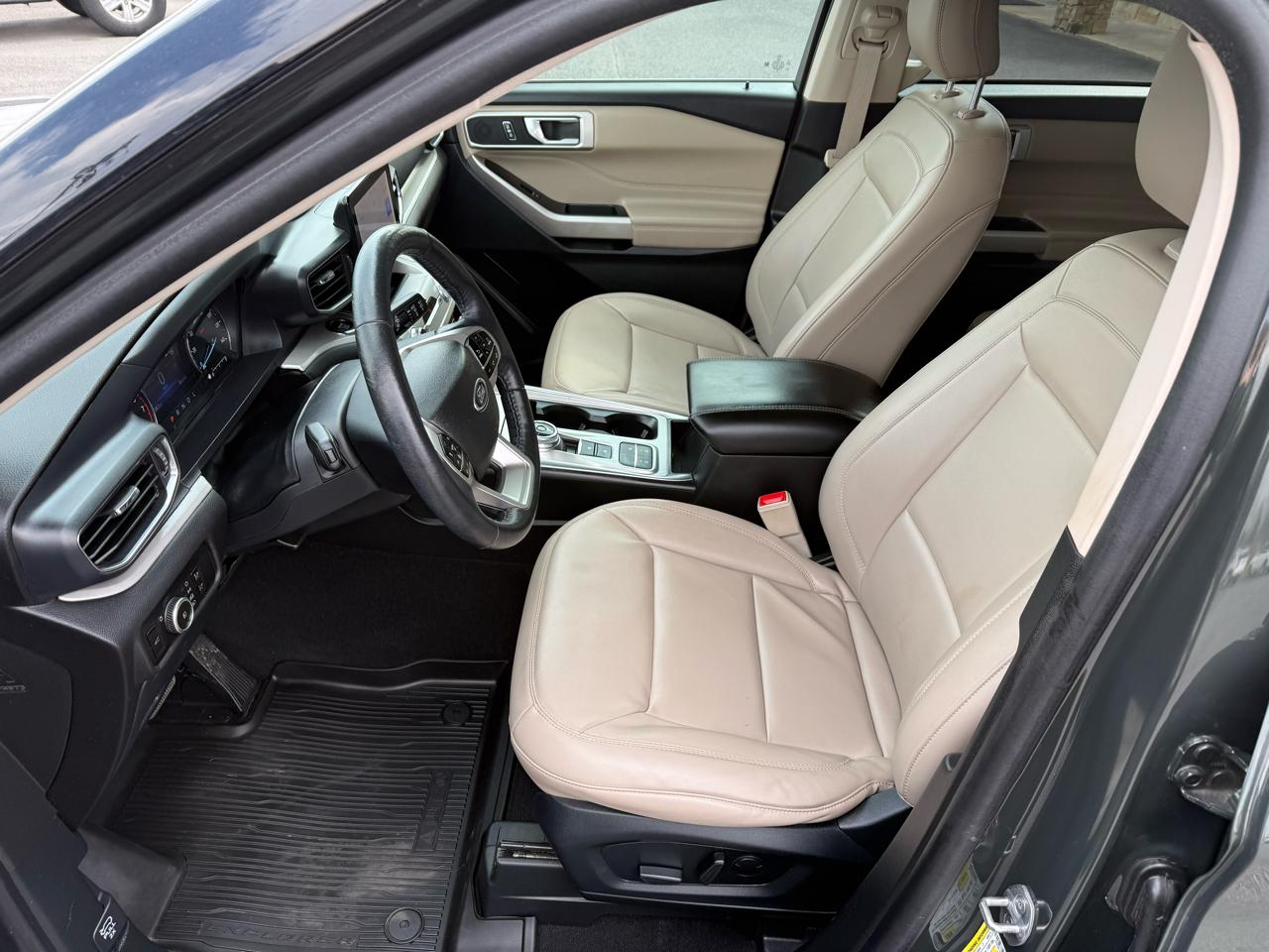 Ford Explorer XLT 2023