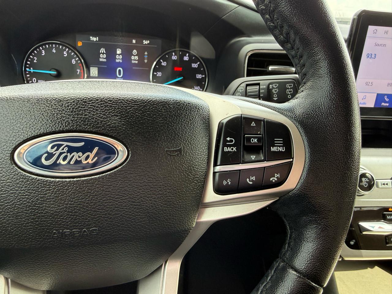 Ford Explorer XLT 2023