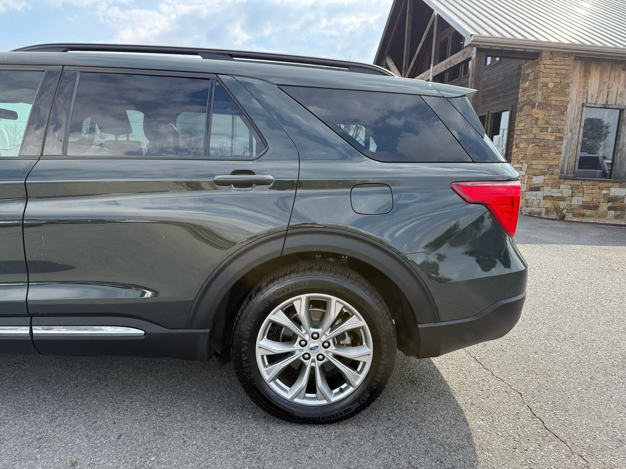 Ford Explorer XLT 2023