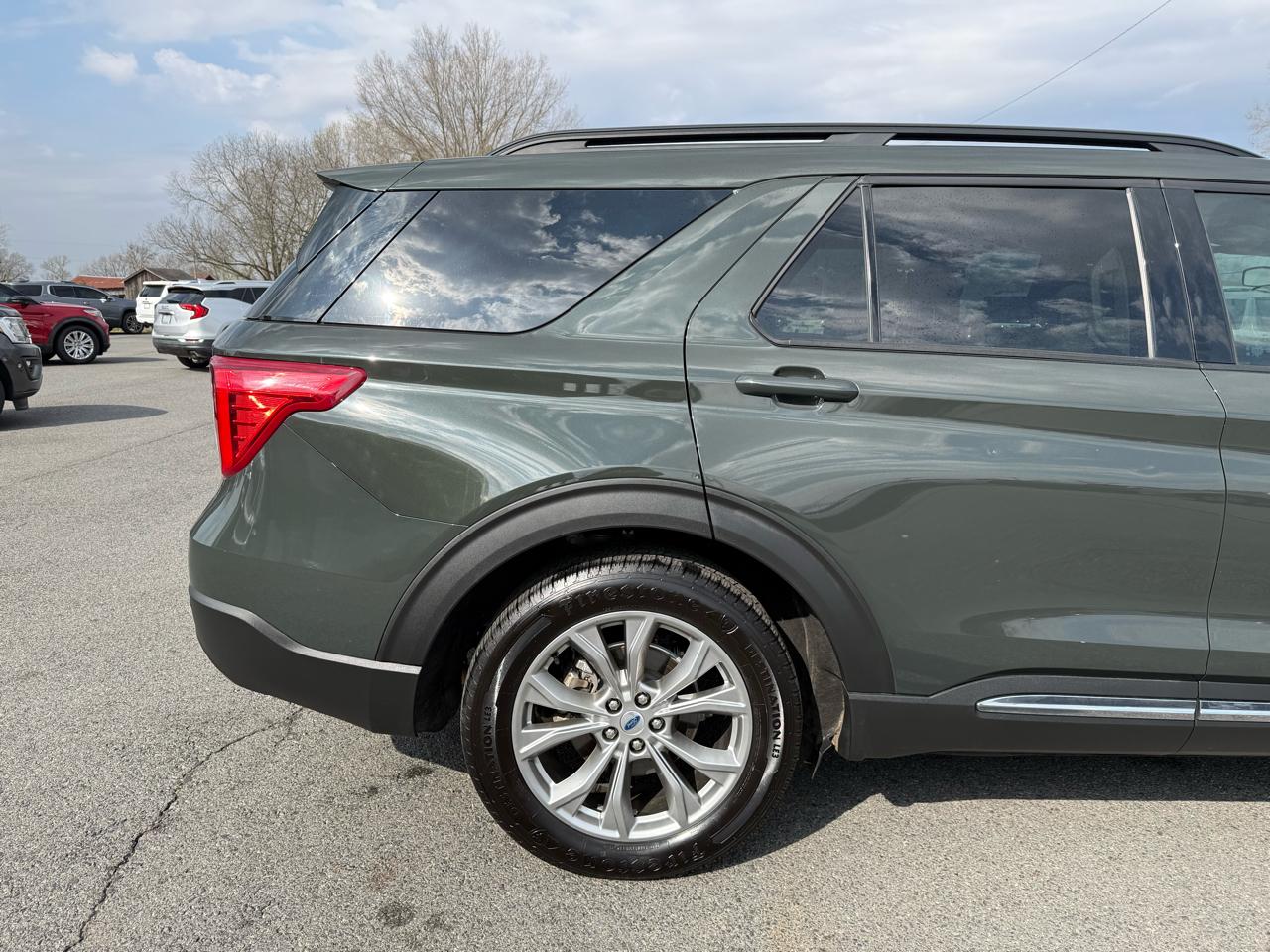 Ford Explorer XLT 2023