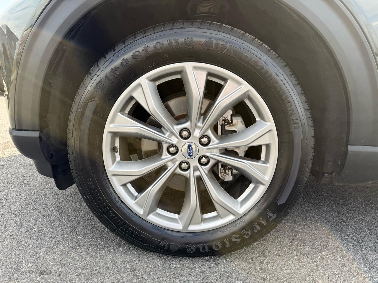 Ford Explorer XLT 2023