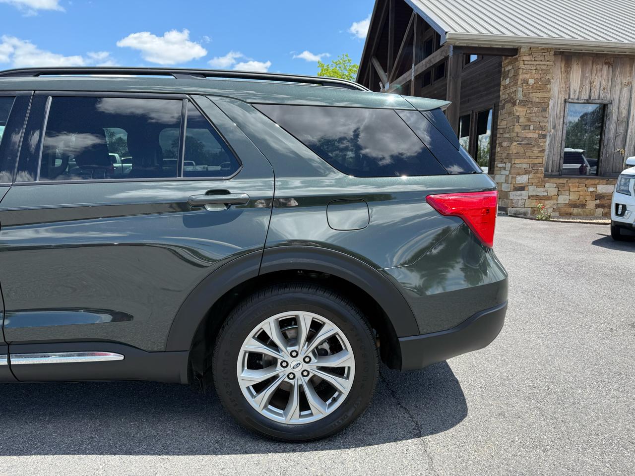 Ford Explorer XLT 2023